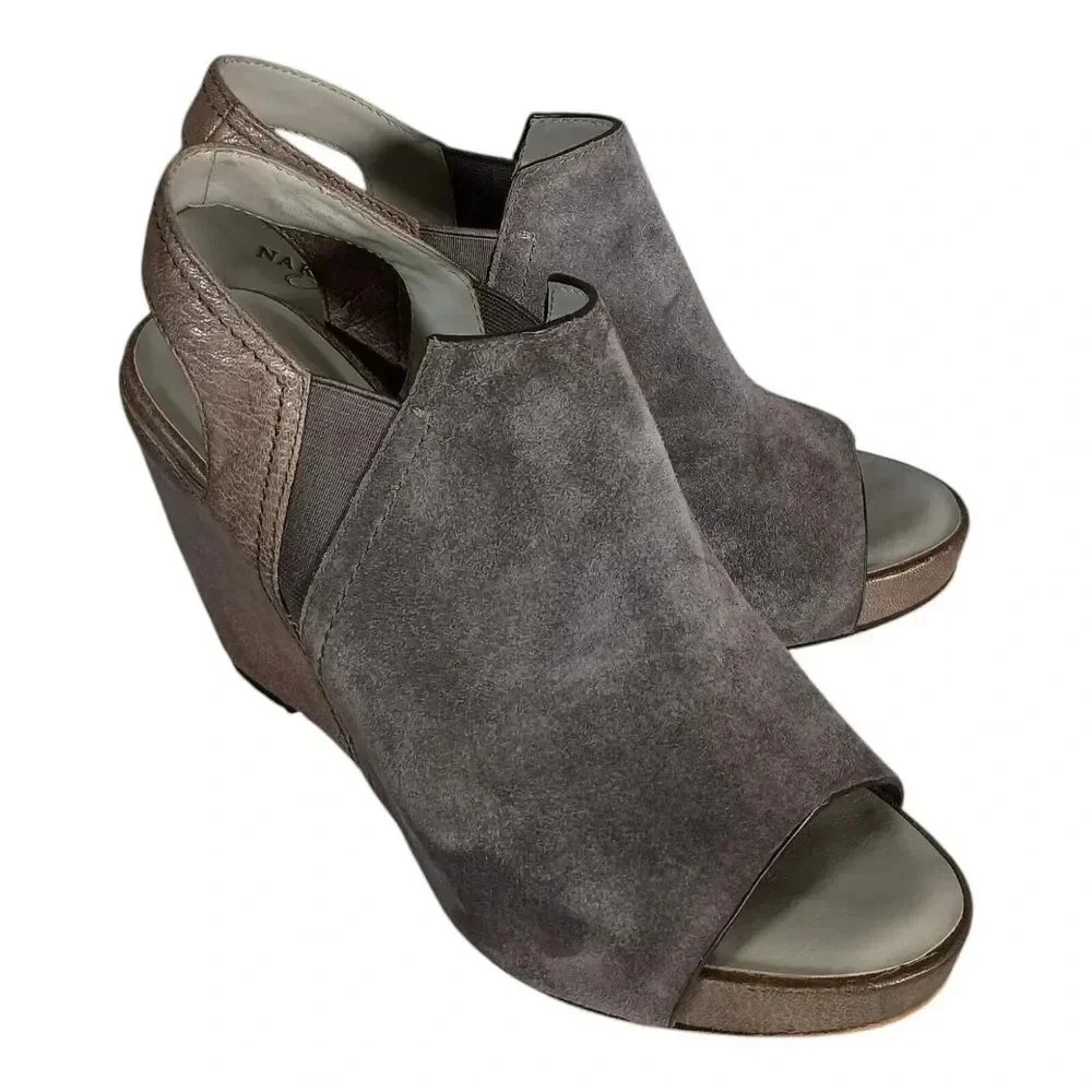Naked Feet Columbia Wedge Sandal Shoes Gray Leather Women's 9